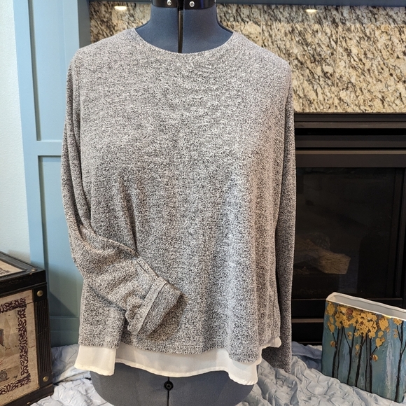 Grey Sweater with Off-white layer underneath - Large - Picture 6 of 7